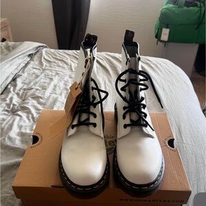 Doc marten 1460 white